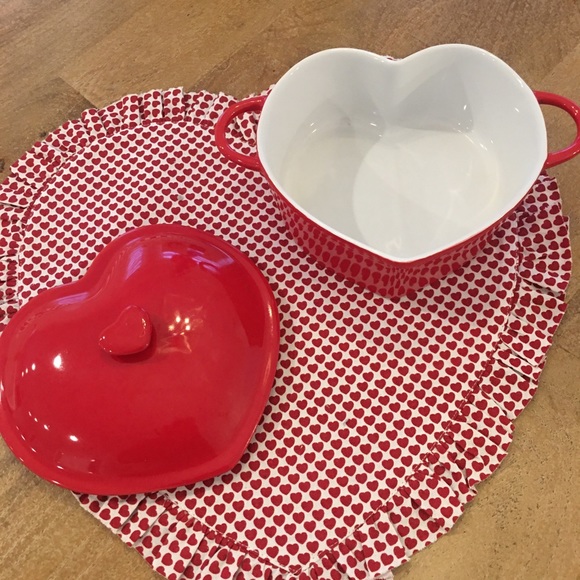 Heart oven safe ceramic dish!❤️ - Picture 3 of 8
